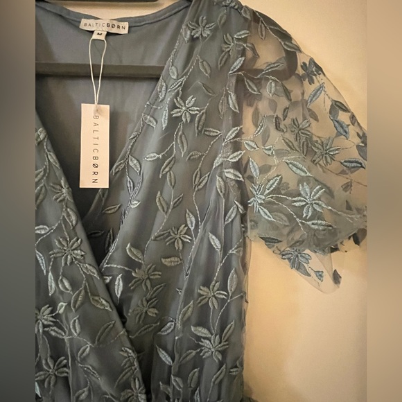 Marseille Embossed Maxi Dress - BRAND NEW! - Picture 4 of 10